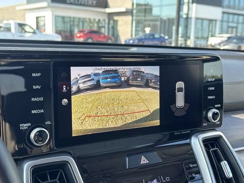 Used 2022 Kia Sorento EX w/ Panoramic Sunroof Package FWD image 21
