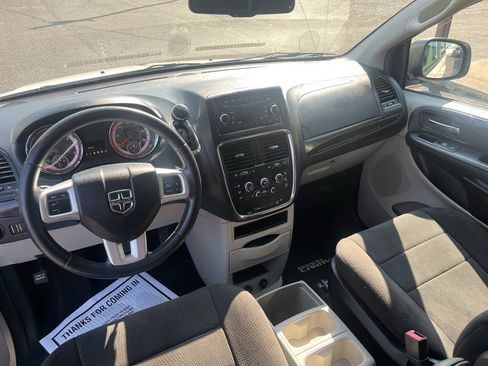 Used 2013 Dodge Grand Caravan SE FWD image 24