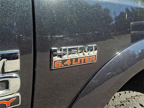 Used 2017 RAM 2500 SLT w/ Luxury Group image 31