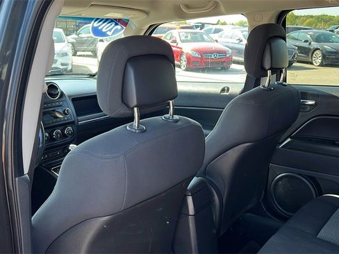 Used 2010 Jeep Patriot Sport image 30