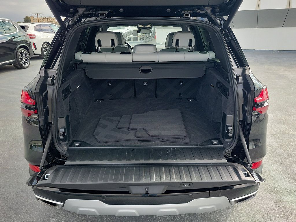 Used 2026 BMW X5 sDrive40i w/ Climate Comfort Package RWD image 9