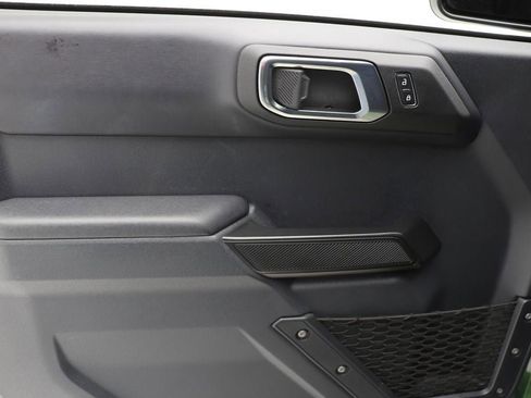 Used 2025 Ford Bronco Badlands image 15