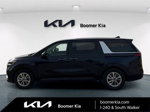 Certified 2024 Kia Carnival LX image 8