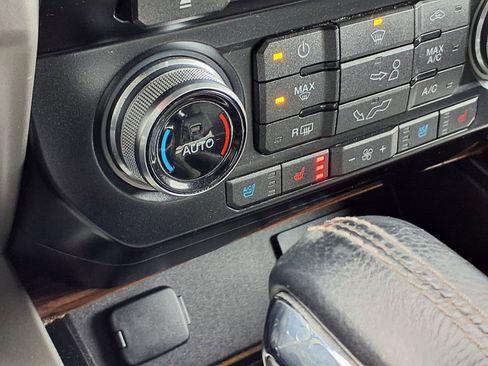 Used 2016 Ford F150 Lariat w/ Equipment Group 502A Luxury image 5