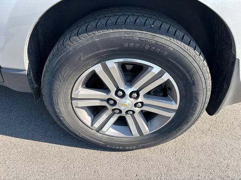 Used 2017 Chevrolet Traverse LT AWD/4WD image 3
