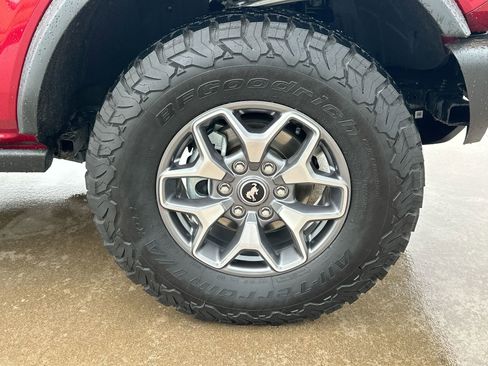 Used 2025 Ford Bronco Badlands AWD/4WD image 10