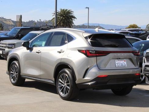 Certified 2025 Lexus NX 250 FWD image 19