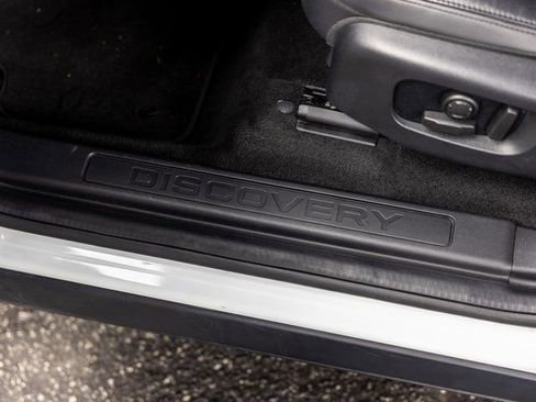 Used 2020 Land Rover Discovery Sport S image 28