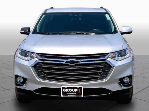 Used 2021 Chevrolet Traverse LT FWD image 3