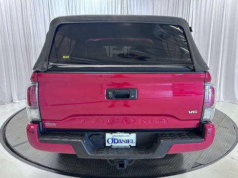 Used 2023 Toyota Tacoma TRD Off-Road w/ Technology Package AWD/4WD image 26