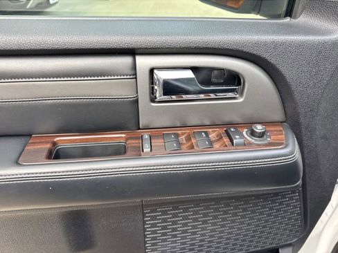 Used 2015 Ford Expedition EL Platinum image 18