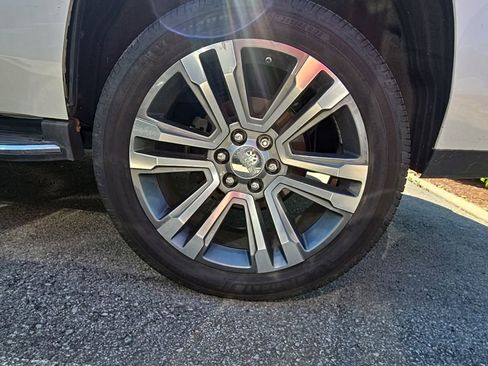 Used 2017 GMC Yukon Denali w/ Open Road Package AWD/4WD image 10