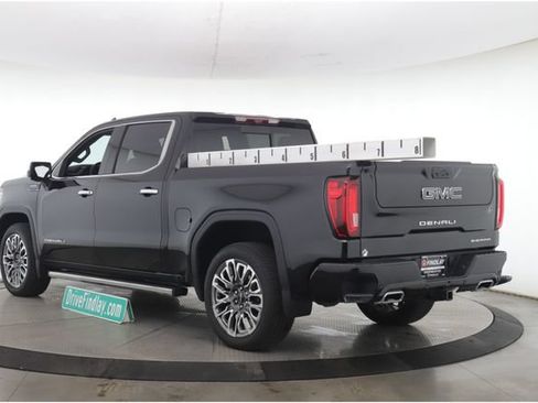 Used 2023 GMC Sierra 1500 Denali Ultimate AWD/4WD image 8