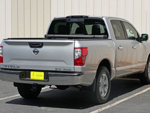 Used 2019 Nissan Titan SV AWD/4WD image 41