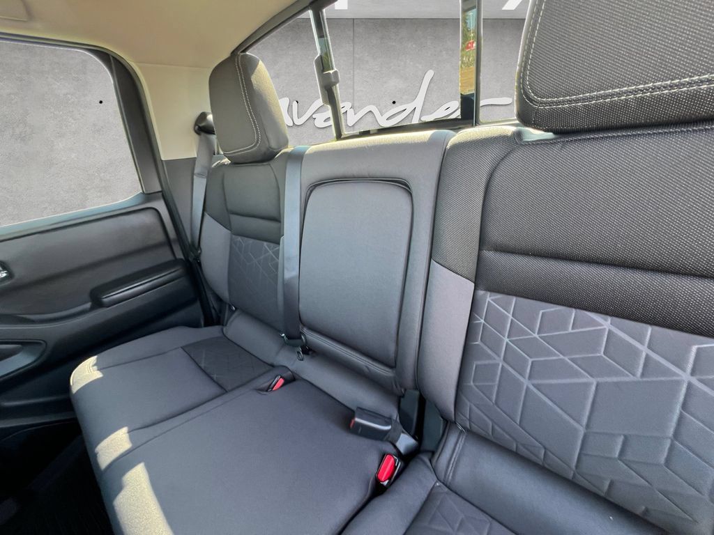 New 2027 Nissan Frontier SV w/ All-Weather Content Package RWD image 23