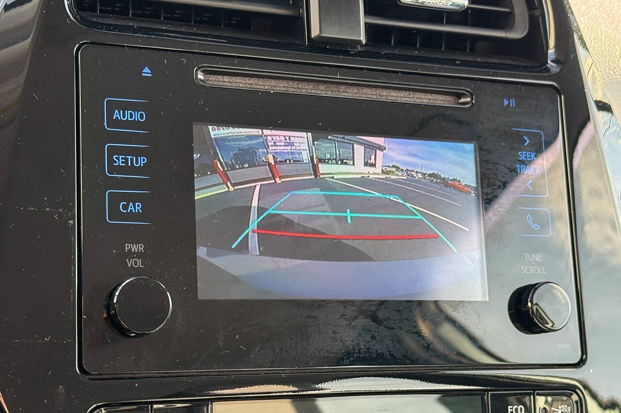 Used 2019 Toyota Prius LE FWD image 28