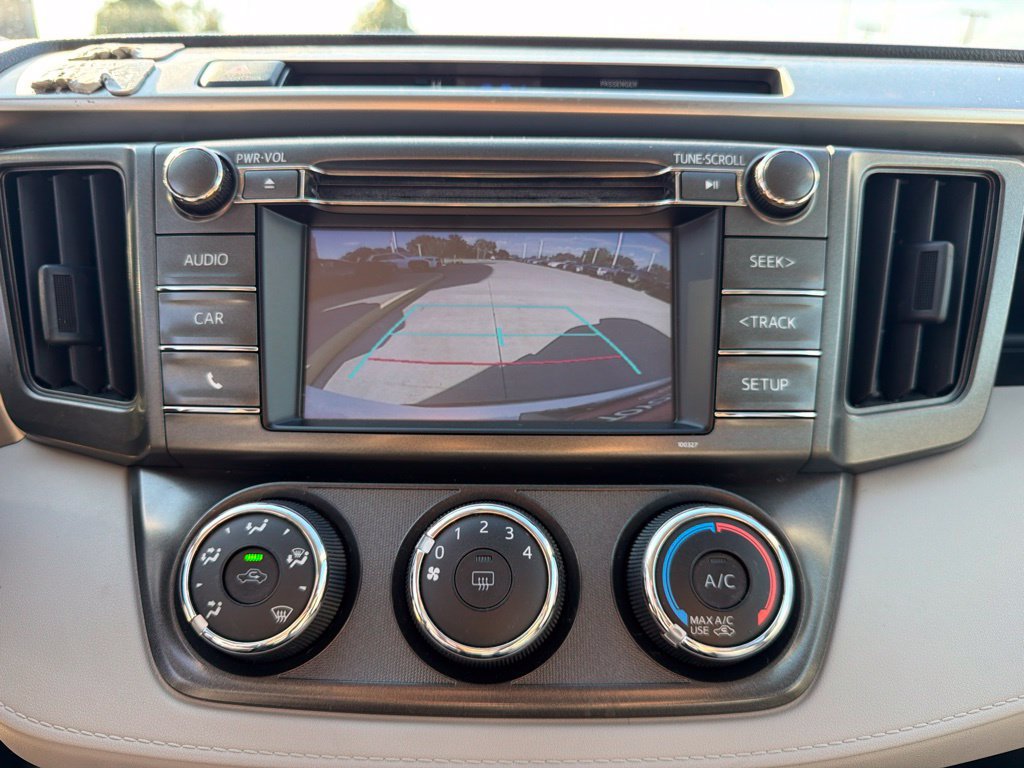 Used 2015 Toyota RAV4 LE AWD/4WD image 16