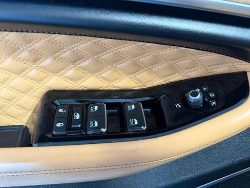 Used 2021 Jeep Grand Cherokee L Summit w/ Luxury Tech Group V image 13