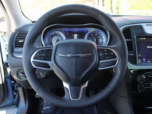 Used 2023 Chrysler 300 Touring w/ Sport Appearance Package image 19