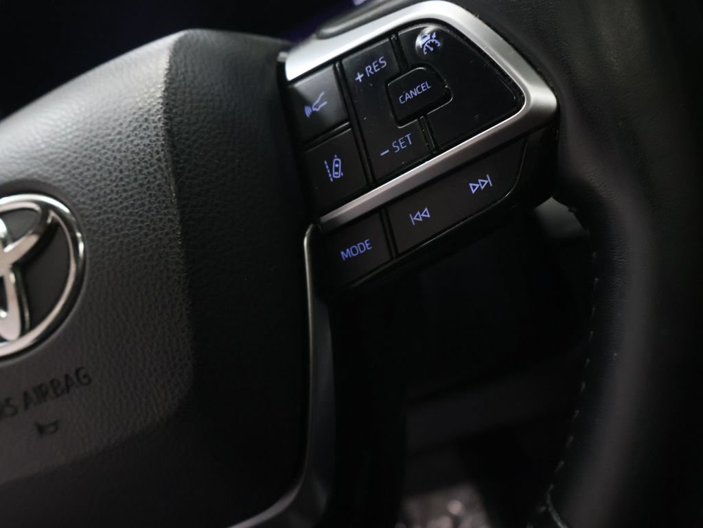 Used 2021 Toyota Highlander Platinum AWD/4WD image 21
