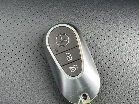 Certified 2026 Mercedes-Benz GLC 300 4MATIC image 31