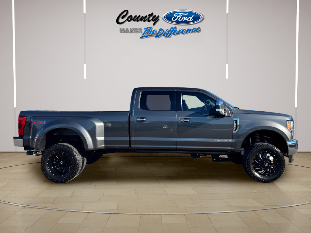 Used 2018 Ford F350 Lariat w/ Lariat Ultimate Package AWD/4WD image 3