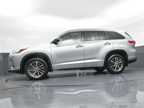 Certified 2018 Toyota Highlander XLE image 32
