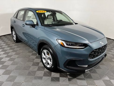 Used 2025 Honda HR-V LX image 3