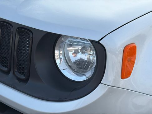 Used 2018 Jeep Renegade Altitude image 26