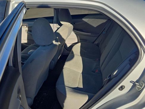 Used 2013 Toyota Corolla LE FWD image 4