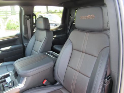 Used 2026 Chevrolet Silverado 1500 High Country w/ High Country Premium Package AWD/4WD image 18