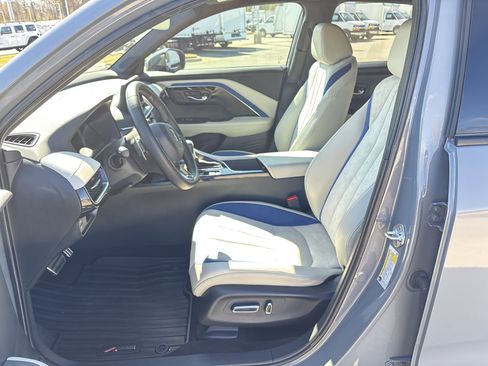 Used 2025 Acura ADX A-Spec image 16
