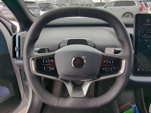 Certified 2025 Volvo EX30 Plus w/ Protection Package Premier image 21