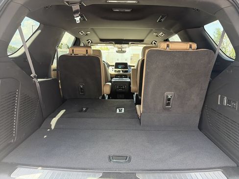 Used 2023 Chevrolet Tahoe Premier w/ Premium Package 2 AWD/4WD image 31