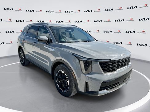 Certified 2026 Kia Sorento S FWD image 1