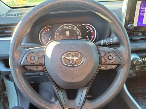 Used 2023 Toyota RAV4 XLE image 15