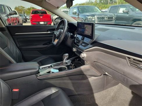 Used 2023 Nissan Altima 2.0 SR image 31