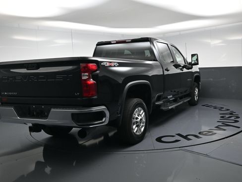 Used 2025 Chevrolet Silverado 2500 LT w/ Convenience Package AWD/4WD image 9