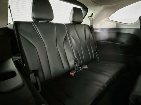 Used 2023 Acura MDX SH-AWD w/ Technology Package image 28