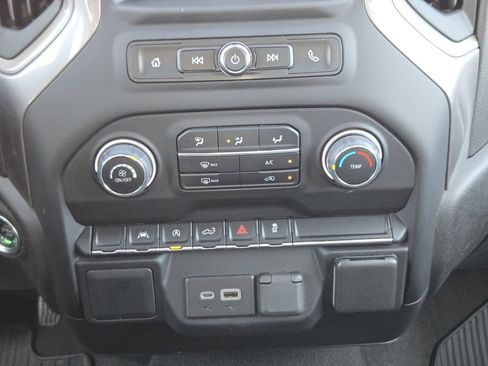 Used 2022 Chevrolet Silverado 1500 Custom image 14