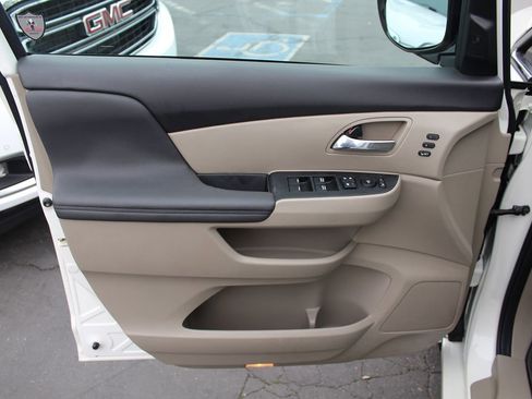 Used 2015 Honda Odyssey Touring Elite image 17