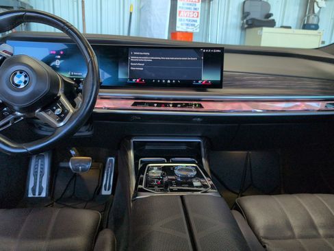 Used 2023 BMW 740i RWD image 20