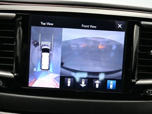 Used 2020 Chrysler Pacifica Touring-L image 21