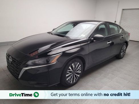 Used 2025 Nissan Altima 2.5 SV FWD image 1