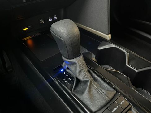 Used 2025 Toyota Camry LE image 41