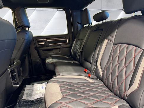New 2025 RAM 2500 Big Horn AWD/4WD image 13