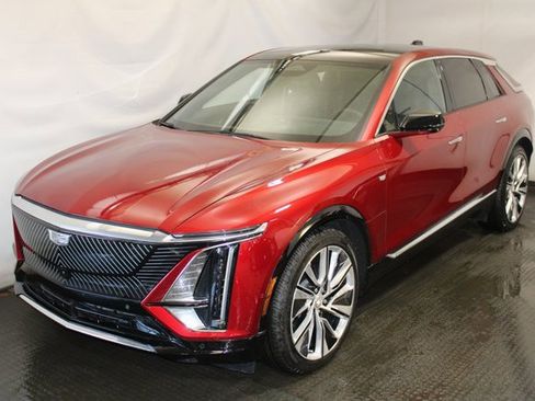 Certified 2024 Cadillac Lyriq Luxury w/ LPO, Floor Liner Package image 1