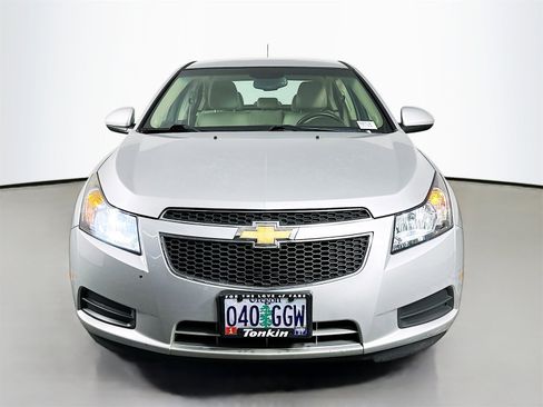 Used 2011 Chevrolet Cruze LTZ image 2