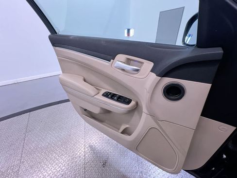 Used 2013 Chrysler 300 RWD image 27