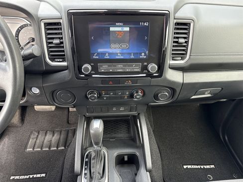 Used 2022 Nissan Frontier SV image 26